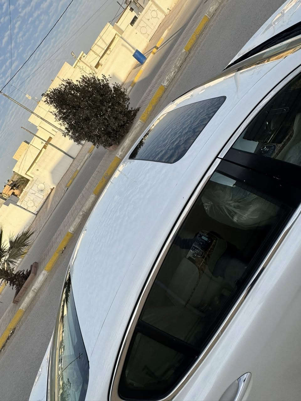 السلام عليكم 

كوريس للبيع 
الفئه الثانيه  6 سلندر 
2014 خليجه مصبوغه عاام 
السياره حالتها جدا ممتازه ربع ما ينصرف عليها 
ب 125 ورقه وبيه مجال 
مكانها رمادي 
***********
