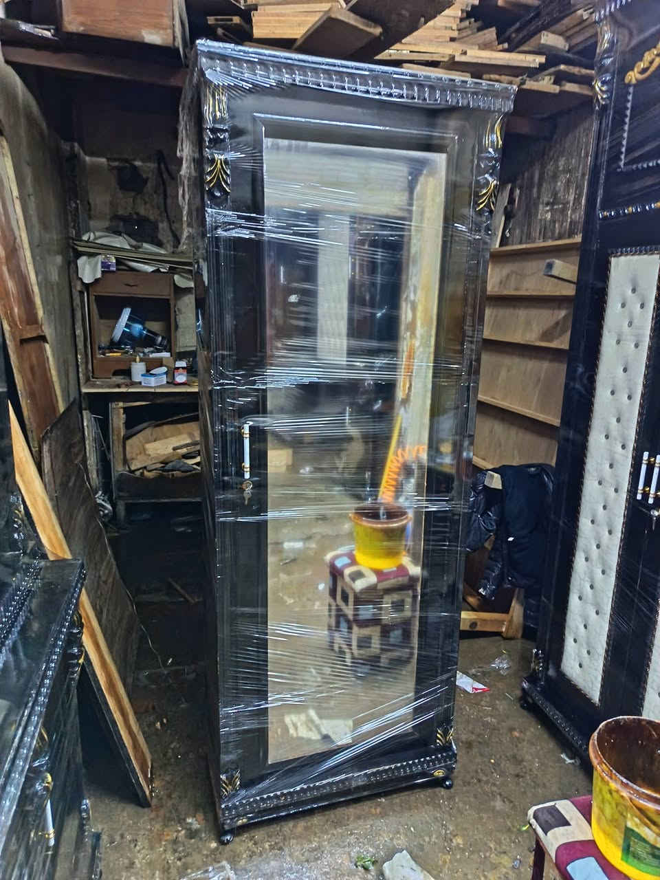 غرفه جهزا 6ابواب ملحق فصال ابراج خشب عراقي السعر مليون 300 وبي مجال *********** بي ب
