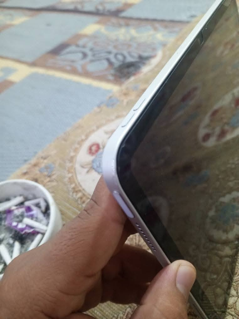 ايباد 10 ذاكره ٦٤ جهاز نضيف مابيا اي خلل تاخذه من البيت بطاريه ماعرف شكد بس، فول بل ستخدام الله شاهد سعر ٣50 مكاني ناصريه وبي مجال جك جيبه ***********
