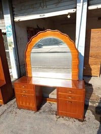 ميز تواليت زاويه • شغل ثقيل • رفاعي يم طرشي الشفاء