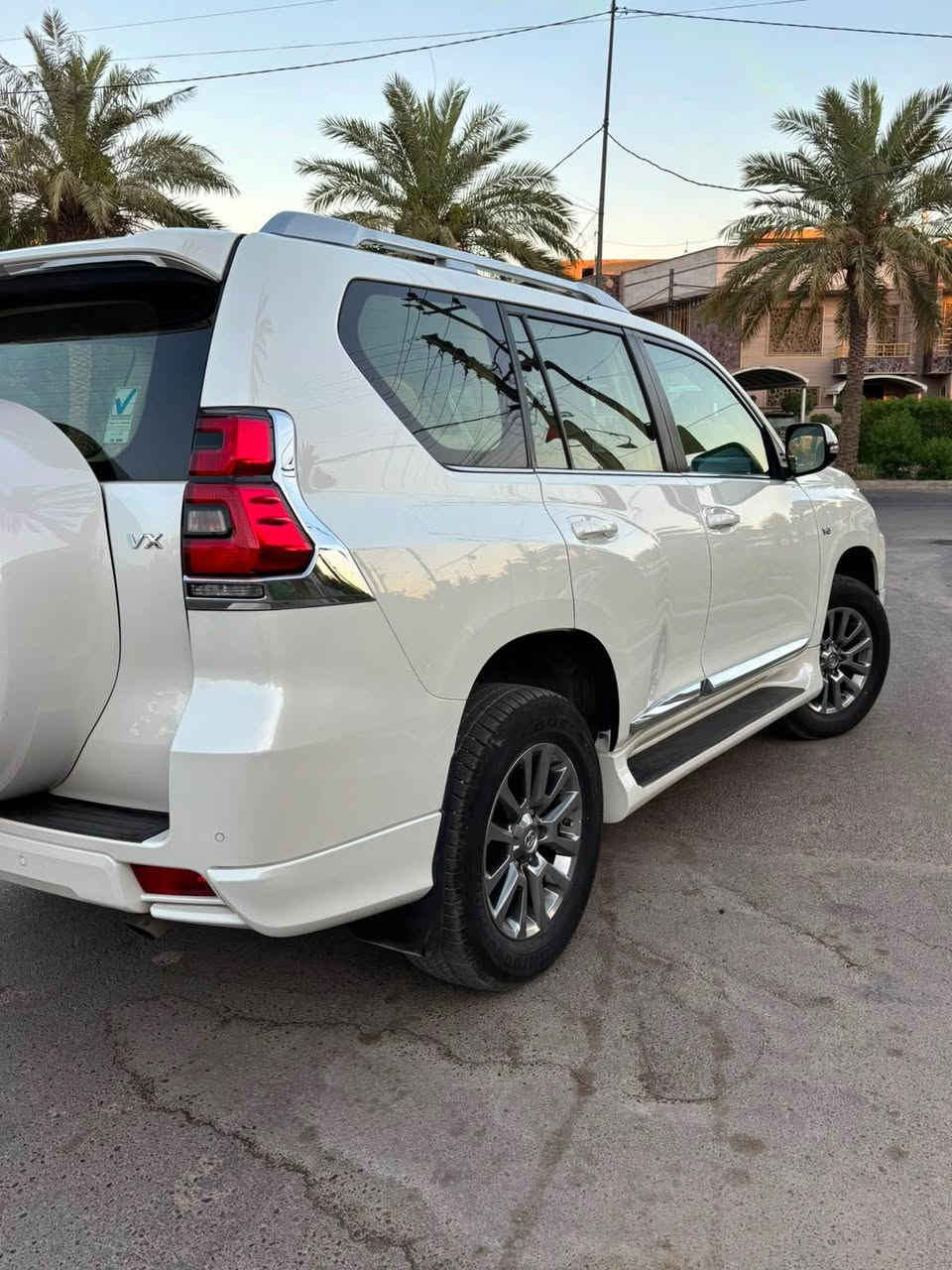 برادو 2020 vx كاميرا وحدة ماشية 104 ألف 
شركه ساز 

سعر 38500 الف دولار  3دفاتر و80 
مكان السياره سيديه 
*********** بغداد, العراق
