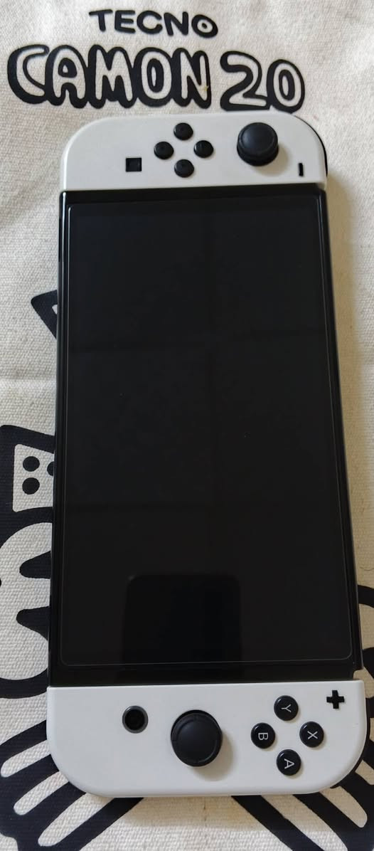 نينتندو سويتش اوليد مهكر قطعة نظامين اونلاين و اوفلاين اخر تحديث مع ذاكرة 1 تيرا بايت (1000) كيكا سان دسك اصلي مليء بالالعاب (١٥٣) لعبة وهناك مساحة باقية مع كافة الملحقات الاصلية للجهاز بدون نقص  
نظافة ممتازة جدا بدون خدوش مع لاصق شاشة ومكفول من كافة المشاكل والاعطال ١٠٠ بالمئة 
السعر ٤٥٠ الف 
توصيل بغداد ٥ الاف وباقي المحافظات ٦ الاف 
للتواصل ماسنجر او واتساب او الاتصال 
***********
