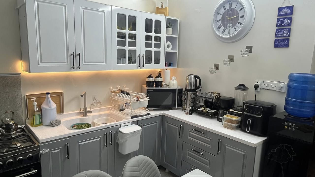 السلام عليكم ورحمة الله وبركاته كاونتر HDF نظيف كلش وكلشي مابي لون رصاصي فيلي ب650 وبي مجال 
بغداد الاسكان 
***********
