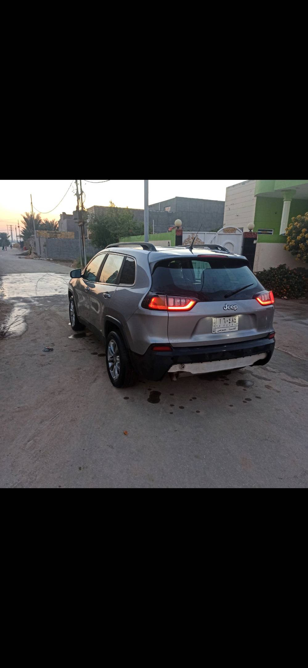 للبيع جيب شيروكي موديل 19مكينه 2400 اربعه سلندر ..بيه تصليح قماره+جاملغ امامي +بنيد ..السياره جاهزه وخير من الله تبريد جاهز المكان ديوانيه السنيه 