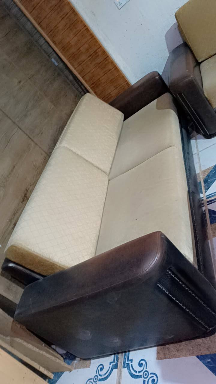 تخم نظيف كولش تركي 10 نفرات 
250 الف  
***********
