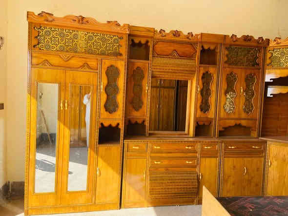 سلام عليكم خوان يوجد غرف نوم للبيع لأ ستفسار على هاذ رقم ***********
