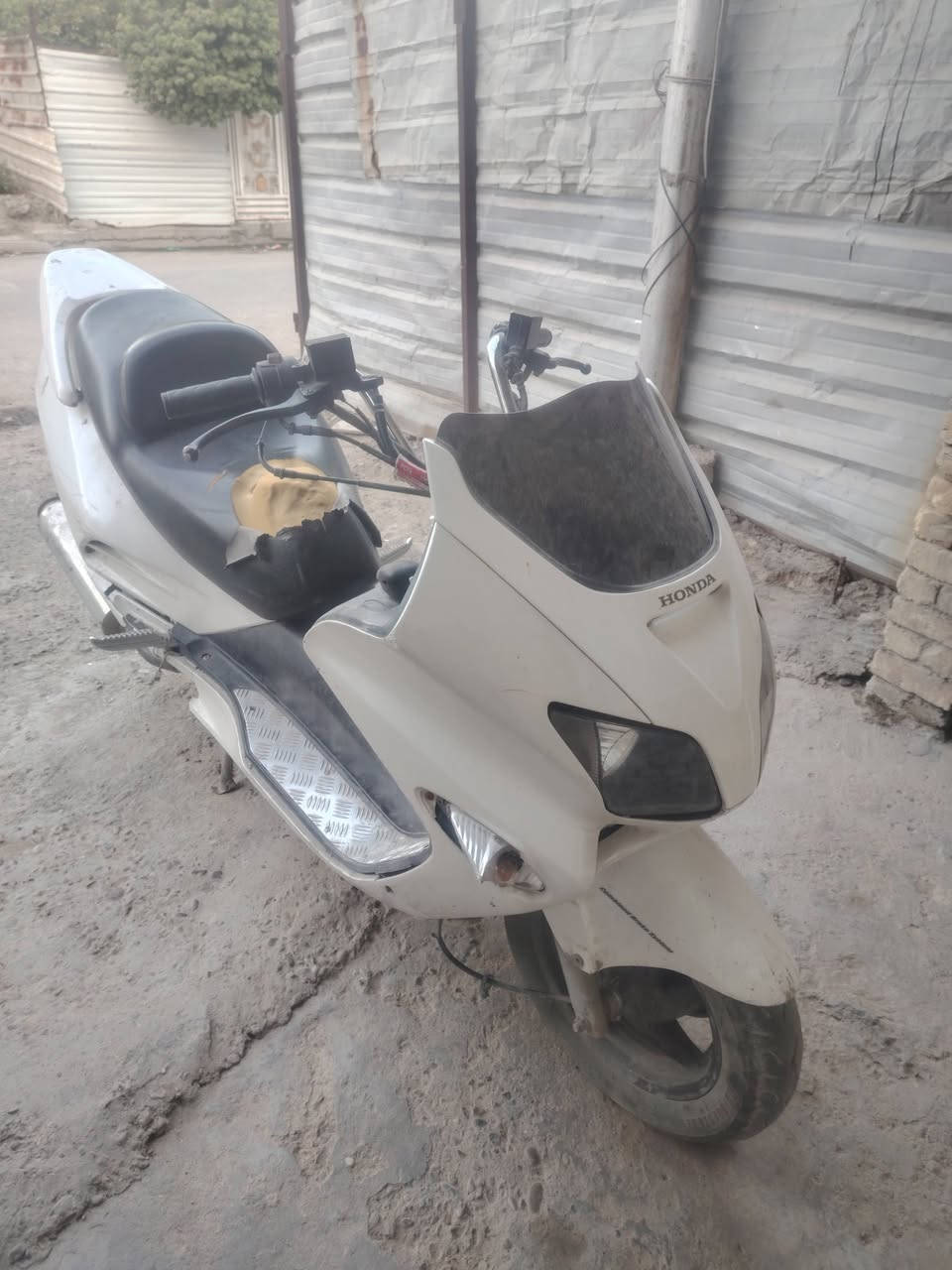 06 عوزهة كلجات وترتيب
ابيع طافيه
صالنصه رعيده رياضي
سعره 300 الف وبيهة مجال
مكاني بغداد الشعله
*********** واتساب وخط متواجد
