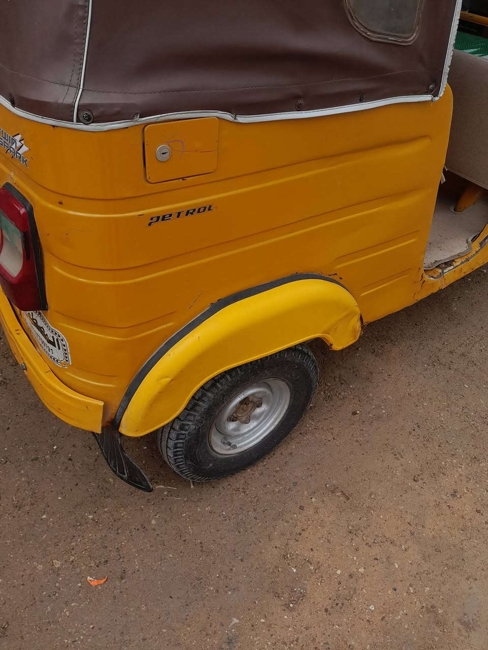 تكتك البيع رقم وسنويه بسمي تحويل ثاني يوم تكتك موديل 2020 /شهر12/
تكتك نضيفه فول دوشمه تخم تاير جديد لا تنقص ولا تبخر /عنوان بغداد شعب حي البساتين تصل بي واتي ساب *********** /سعر خاص
