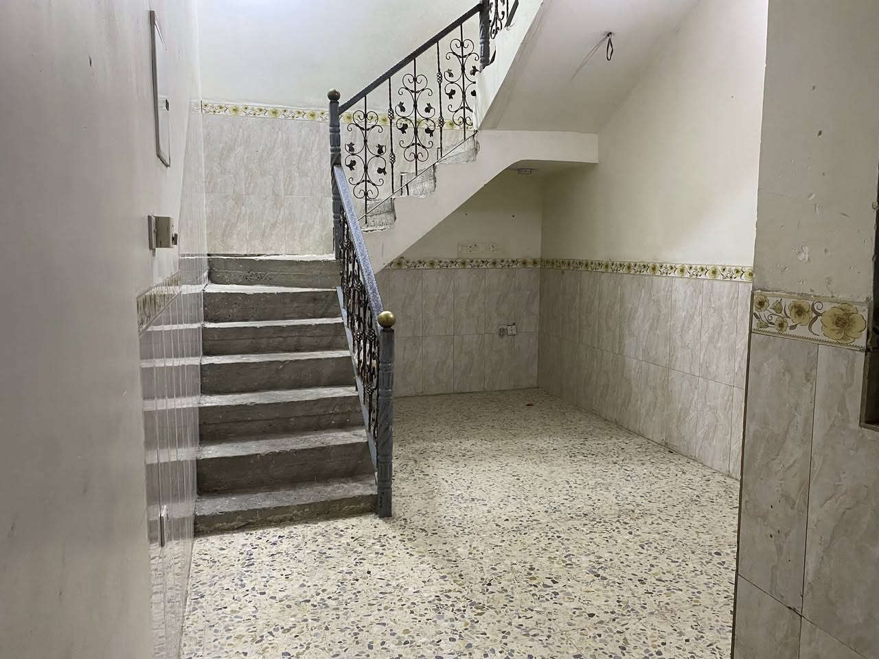 مشتمل للإيجار طابقين معزول 
الزعفرانيه زراعي الربيع عالشارع 
للاستفسار ***********
