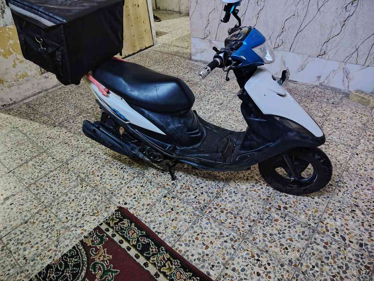 السلام عليكم شباب دراجه ماكس عدله للبيع شراي تفضل خاص نظيفه زنون بها زائدا شاحنه بيها نقره سلف تشتغل وبيها تقويه مال سلف يعني اول نقره ودراجه خير من الله العنوان بغداد البياع السعر 500 هي واغراضها    وبيها مجال رقم ***********
