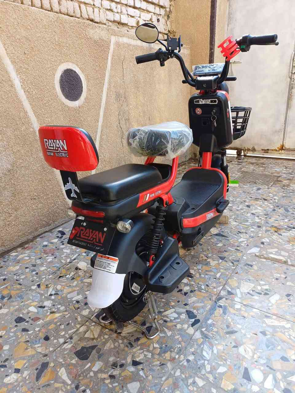 سلام عليكم بيسكل شحن للبيع
حجم 14 
البيسكل كامل مابي نقص
سرعه 40
سعر 325 اوبي مجال قليل


**إذا كنت صاحب هذا الإعلان وتريد حذفه لأي سبب، رجاءا أرسل رسالة إلى الدعم الفني**