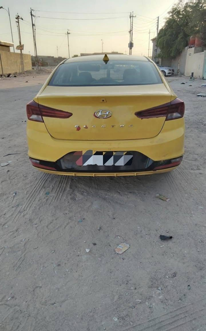 سلام عليكم. النترا للبيع موديل 2019 واردي امريكي حادثها جاملغ وبنيد نفسه السياره جاهره مكينه الفين دوش  وكير وحداده وتخم تاير جدد  تبريد ثلج السياره جاهزه من كلشي رقم بصره بأسمي تحول ثاني السعر 117وبيها مجال قليل  غير متواجد ع فيس رقم الهاتف   .*********** ..../***********
