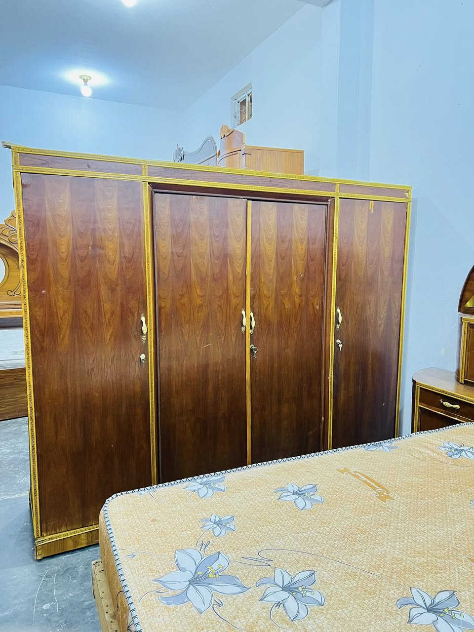 غرفه نوم حطاطه صاج عراقي الاستفسار ع رقم ***********
