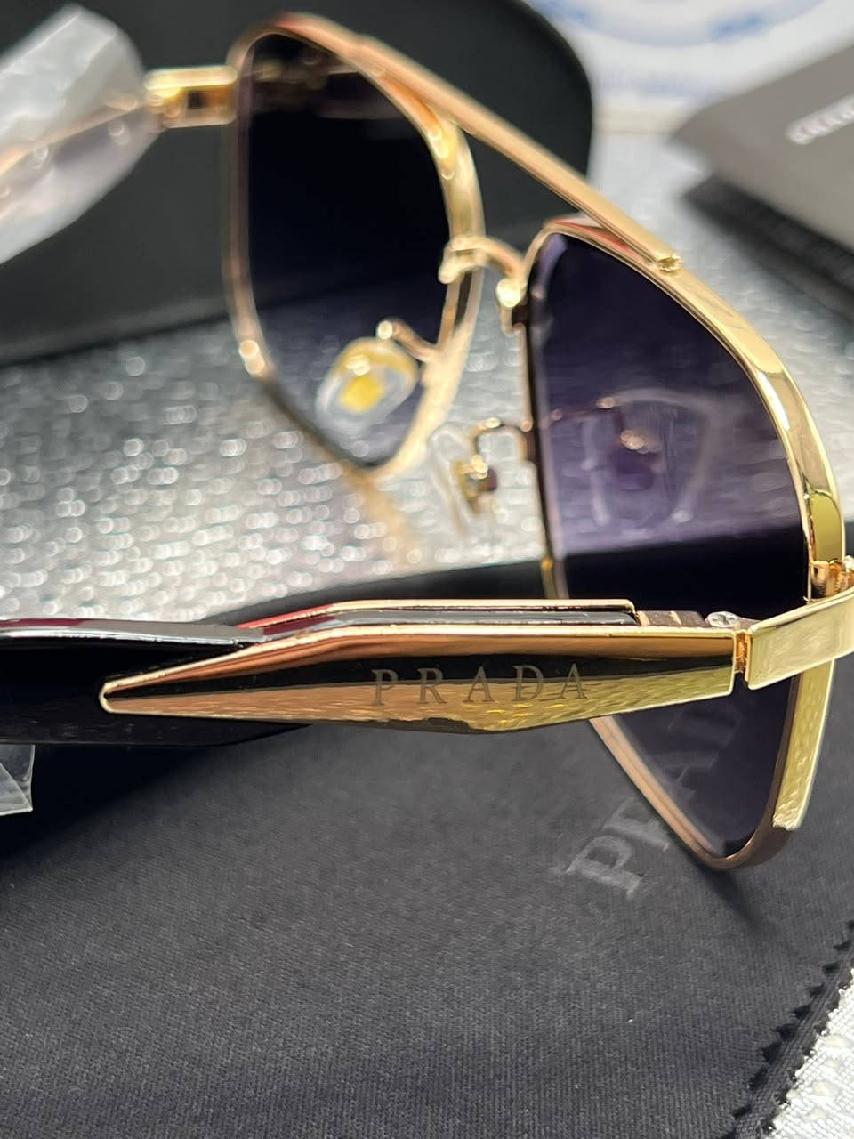 نضارة ماركة PRADA أمزون كامل ملحقات
متوفر التوصيل لجميع محافظات العراق


**إذا كنت صاحب هذا الإعلان وتريد حذفه لأي سبب، رجاءا أرسل رسالة إلى الدعم الفني**