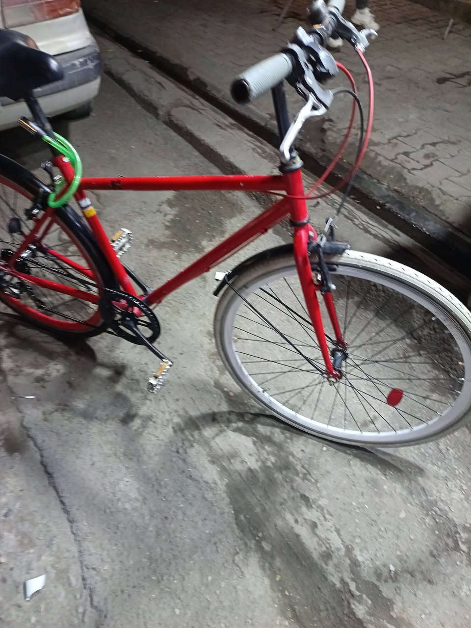 بيسكل c 700 خفيف كلش
نضيف ٩٥ /بل 100 

سعر 75 قفل

مدينة الصدر ***********
