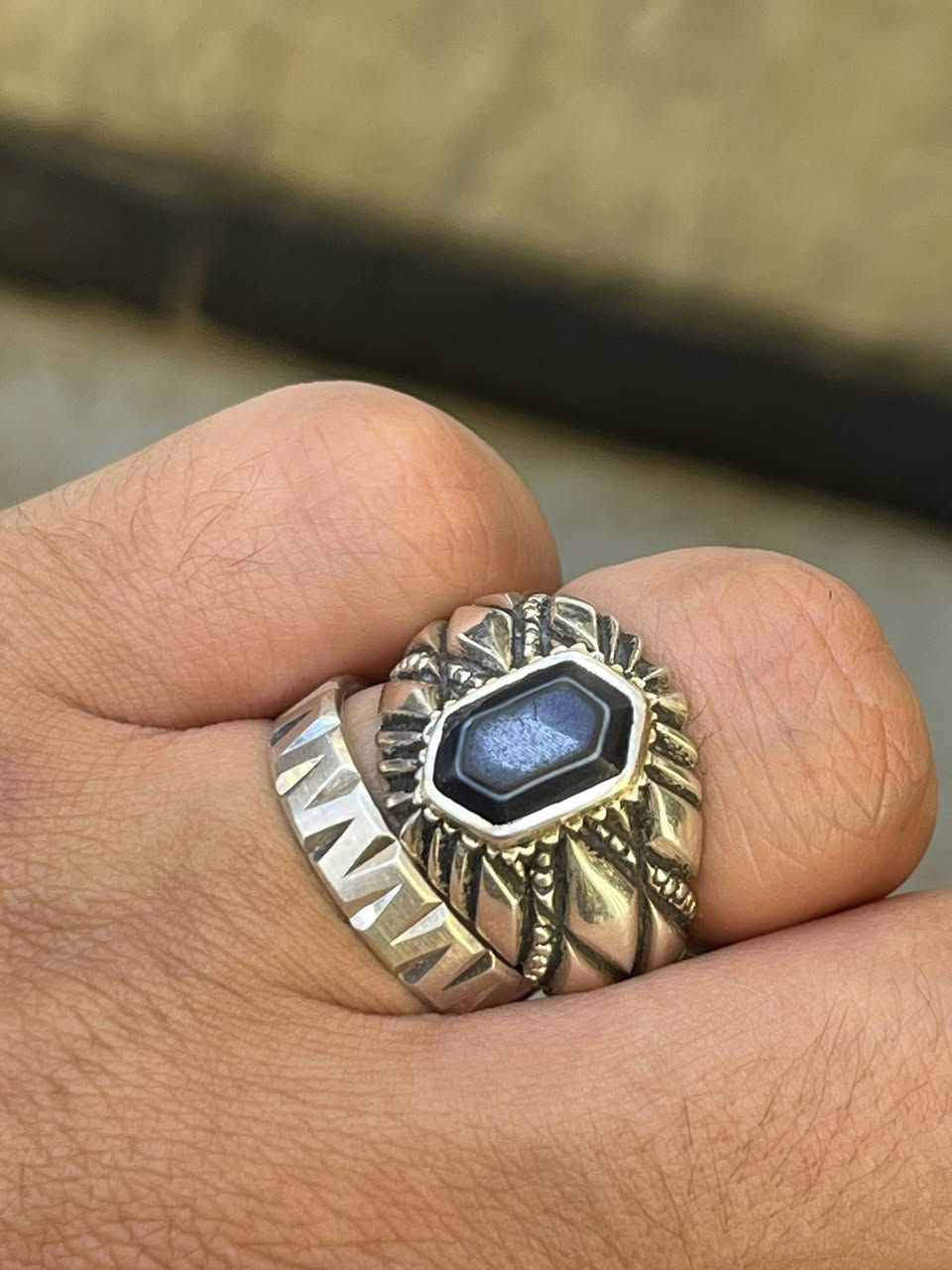 سلام عليكم جزعه اصل وفصل كوفي قديم 
صياغة امير التميمي قياس 22 و 21 ايلبس 

ستفسار خاص 
***********
