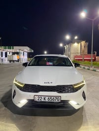 K5 خليجي 2022كفاله عامه بأسمي هزه جديده الممشى95 الف جدا جديده السياره...