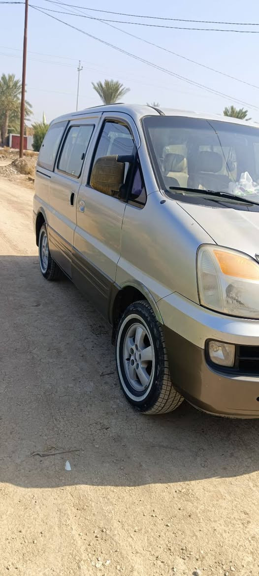 السلام عليكم ستاركس بتره 2000محدثه 2007 رقم بغداد خصوصي مكينه مسكر
كير اوتوماتيك مصبوغة حزام للجمالية بيها شاصي رايدله تصليح 
السيارة حلوه سعرها 80 وبيها مجال بسيط للاستفسار 
***********
