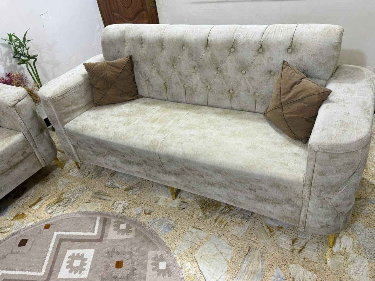 سلام عليكم للبيع 10مقاعد نضيف جدن مكان جميله تواصل ***********@
