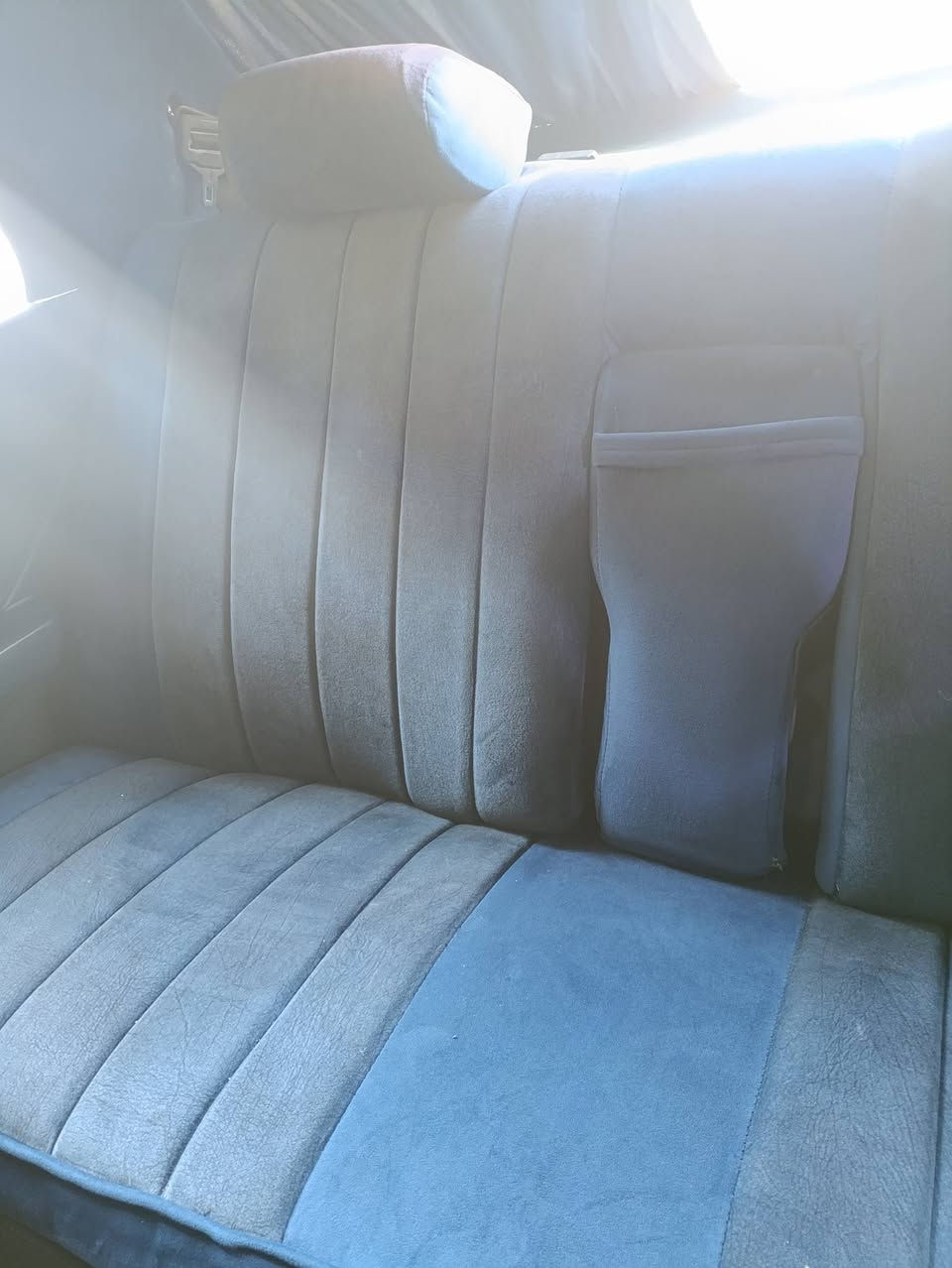 سلام عليكم مارسيدس 90 كلشي شغال بيه بيع او مراوس حسب القناعه ***********
السعر 75$ قابل للتفاوض
