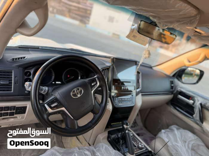 لاند كروز 2021  4600 V8
كراند تورنك سبشل اديشن (ساز ) اصل 
ماشية ٩٩ الف كيلو 
فول مواصفات ٤ كاميرات كشن ٣ دكم
٣ شاشات 
شاحن وايرليس 
فتحة سقف
دبل ماوس 
جنطة كهرباء
مكفولة كفالة عامة عدة رصعة في قبق الجنطة مأشر 
عليها بالصورة 
مكان السيارة / بغداد 
للاستفسار اتصل: ***********
