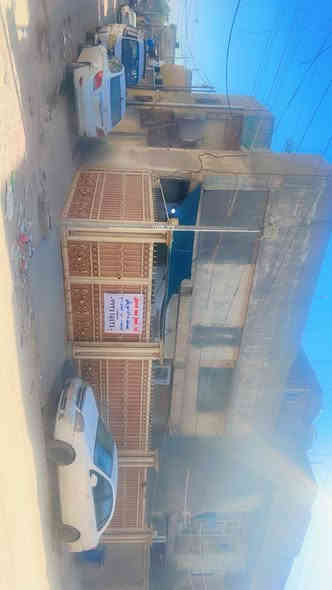 دار للبيع …
الامين الثاني / قرب فلكة الحدادين
المساحة 157.5 متر
ركن وجهين 10.5 م / 15 متر
سند مستقل باسم شخص واحد
يحتوي على 6 غرف وهول ومطبخ و 4 حمامات ومرافق
الطابق الاول صالة استقبال ضيوف مع حمام وهول ومطبخ وغرفة نوم وحمام ومرافق معزول شرقي وغربي
الطابق الثاني شقتين بواقع غرفتين وحمام لكل شقة والهم درج خارجي وباب معزول خاص
وكراج يتسع لسيارتين 
للاستفسار عن السعر واي تفاصيل اخرى الاتصال بالرقم *********** بيه واتس اب
