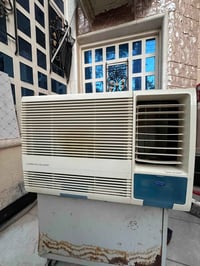 مكيف شباك • كاريير أصلي • ٢٤ ألف وحدة
