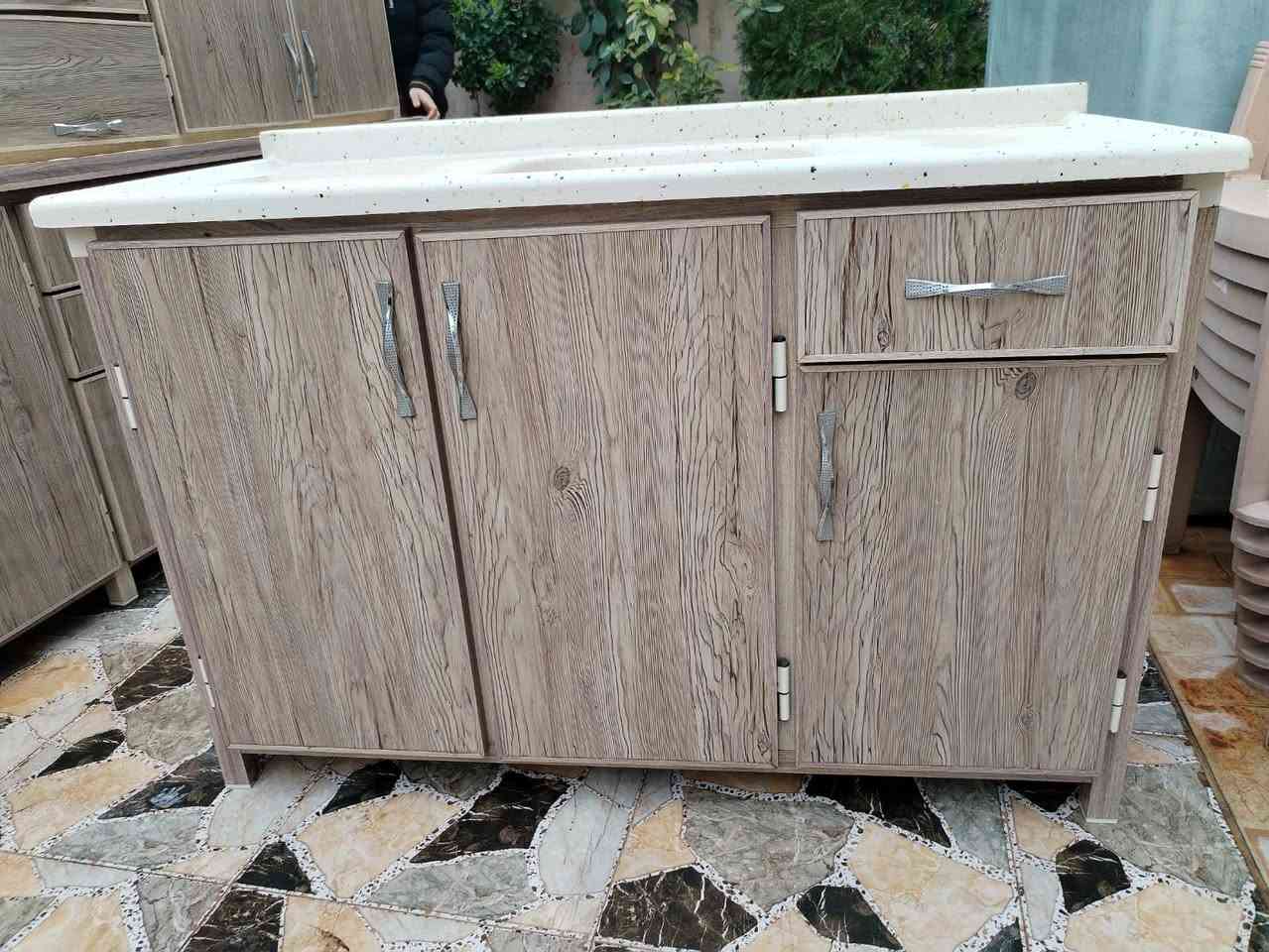 كاونترالمنيوم 3قطع الطول مترين اونص  السنك مرمر مستعمل شي قليل السعر 300الف اوبي مجال ***********
