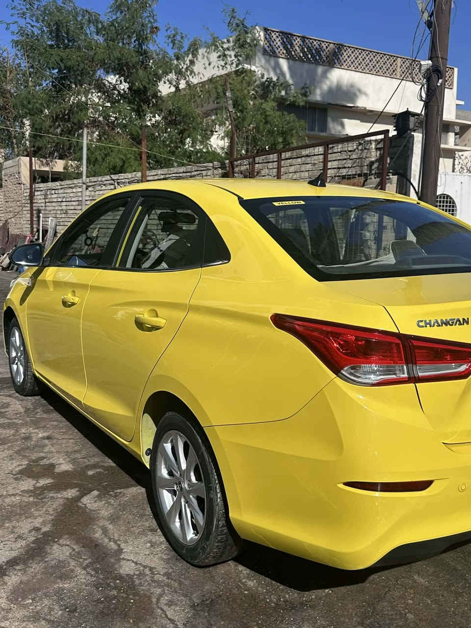 السلام عليكم إخوان السفن للبيع موديل 24 حره باسمي تحويل مباشر هزه جديده بيه طخات خفيفه بدون صبغ بعده بضمان الشركه دهن كل 5 آلاف كيلو ابدل بالشركه تخم دبلات اماميه وخلفيه واذان محرك جدد قبل أسبوع بدلتهن مجاناً على الشركه وباتري جديد هم مبدل على حساب الشركه السعر 115 ورقه ملاحظه السياره بيه منظومة غاز من الشركه للاتصال ***********
