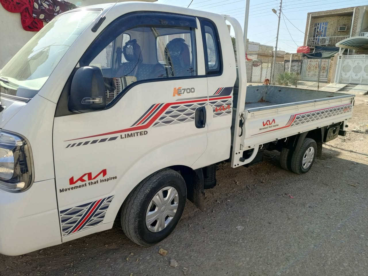 كيا للبيع موديل 22 مكفولة كفاله عامه ‏‪***********‬‏
ماشيه 100الف مكان السياره العماره السعر 140وبيه مجال قليل
