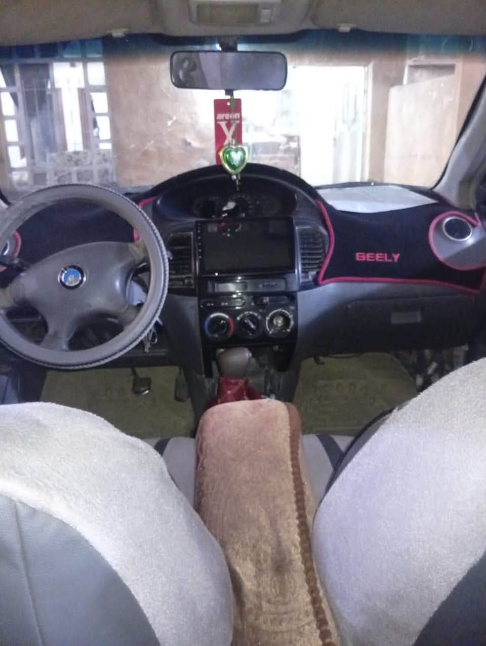 السلام عليكم سيارة للبيع جلي ٢٠١٢ كير ومحرك كورلا سياره خير من الله تحويل ثاني يوم السعر ٣٧ وبيها مجال للاستفسار الاتصال على الرقم ***********
