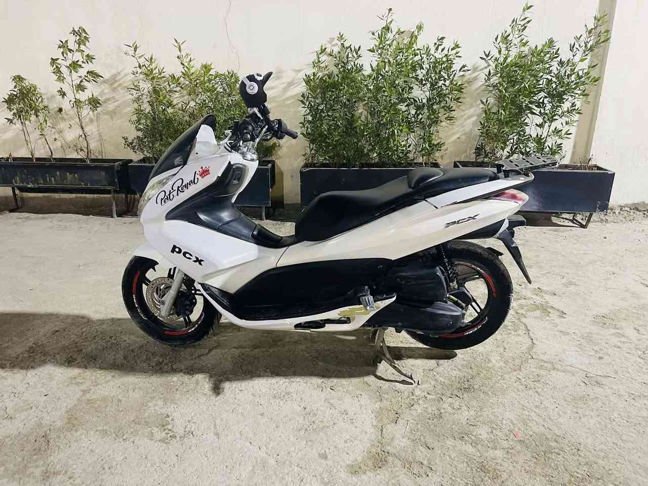 السلام عليكم دراجه بي سي اكس جيل الاول محرك مكفول ممفتوح ابد 
المكان بغداد الكريعات
سعر مليون او 300 بيها مجال 
رقم الهاتف ‭0770 394 2340‬
