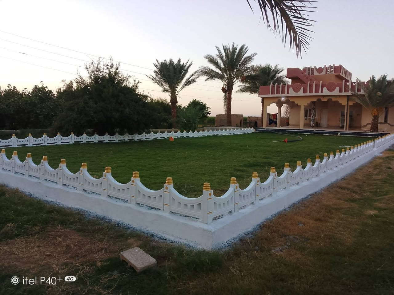متوفر لاين حدائق ملكي جوده عاليه
سعر المتر فقط 4 وربع مكاني بيجي 
يوجد توصيل ***********
