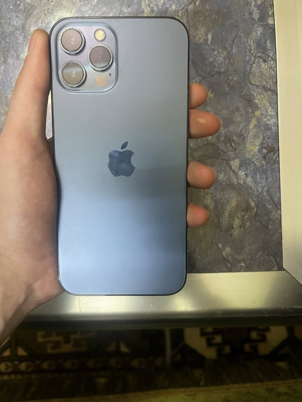 ايفون 12 برو ماكس مبدل بطارية 100 
ومبدل سماعه وفيس ايدي متوقف ذاكره 256 
السعر 340 وبي مجال بسيط للتواصل ***********
