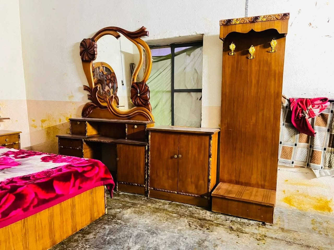 غرفه توج صاج عراقي شرط نظيفه فول مابيه اي نقص موصله 700  وبيه مجال للاستفسار الاتصال ***********
