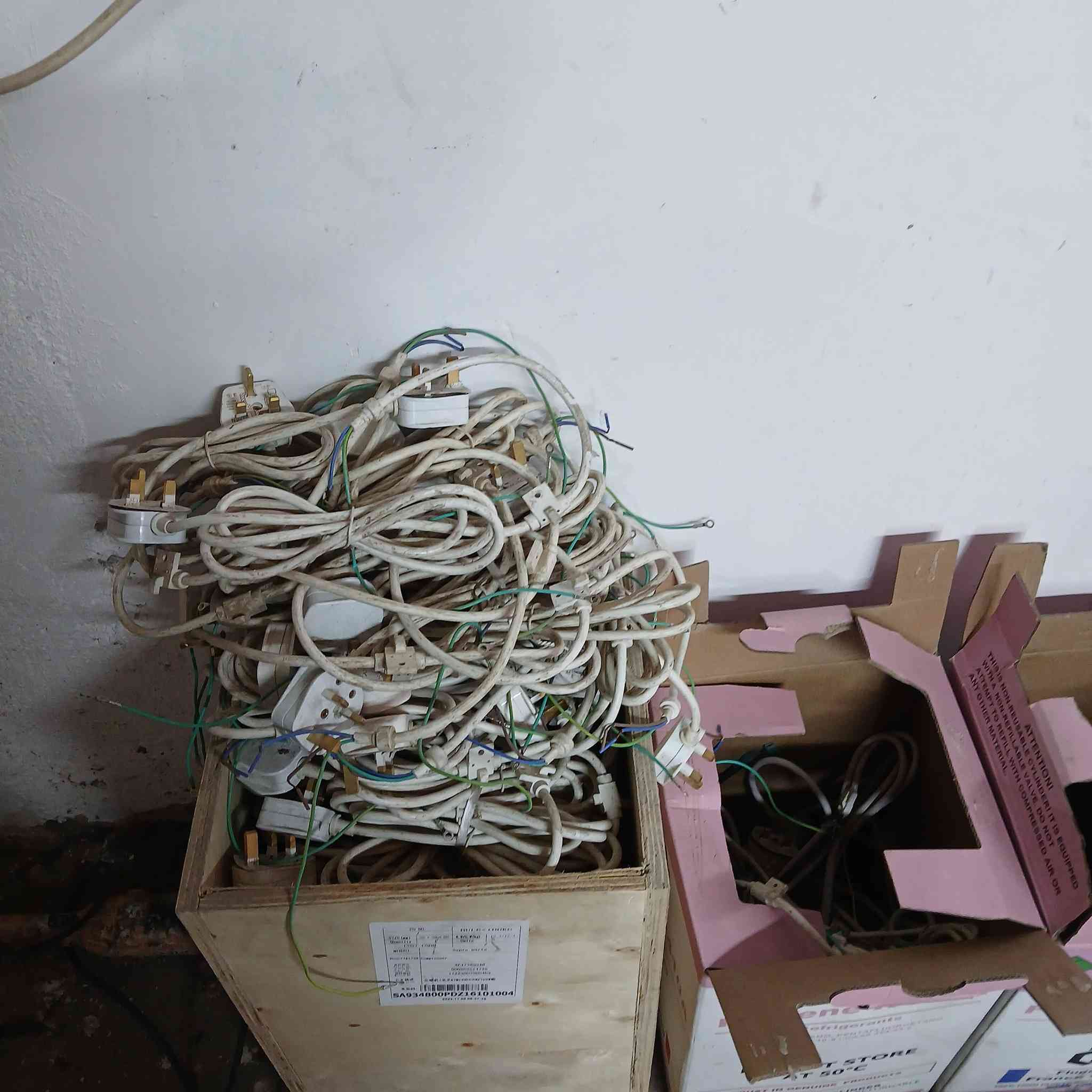 كيبل كهرباء للبيع حجم 2×1.5 سعر القطعة 1.250 الطول 2 متر للتواصل التفضل على الخاص


**إذا كنت صاحب هذا الإعلان وتريد حذفه لأي سبب، رجاءا أرسل رسالة إلى الدعم الفني**