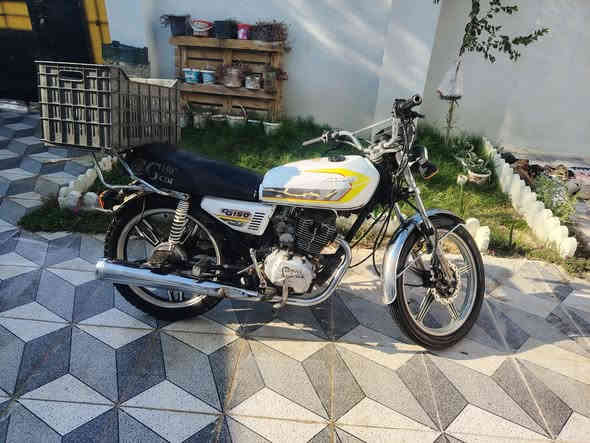 خمسة كير للبيع موديل ١٧ مكان جلولاء سعر ٢٥٠ رقمي ***********
