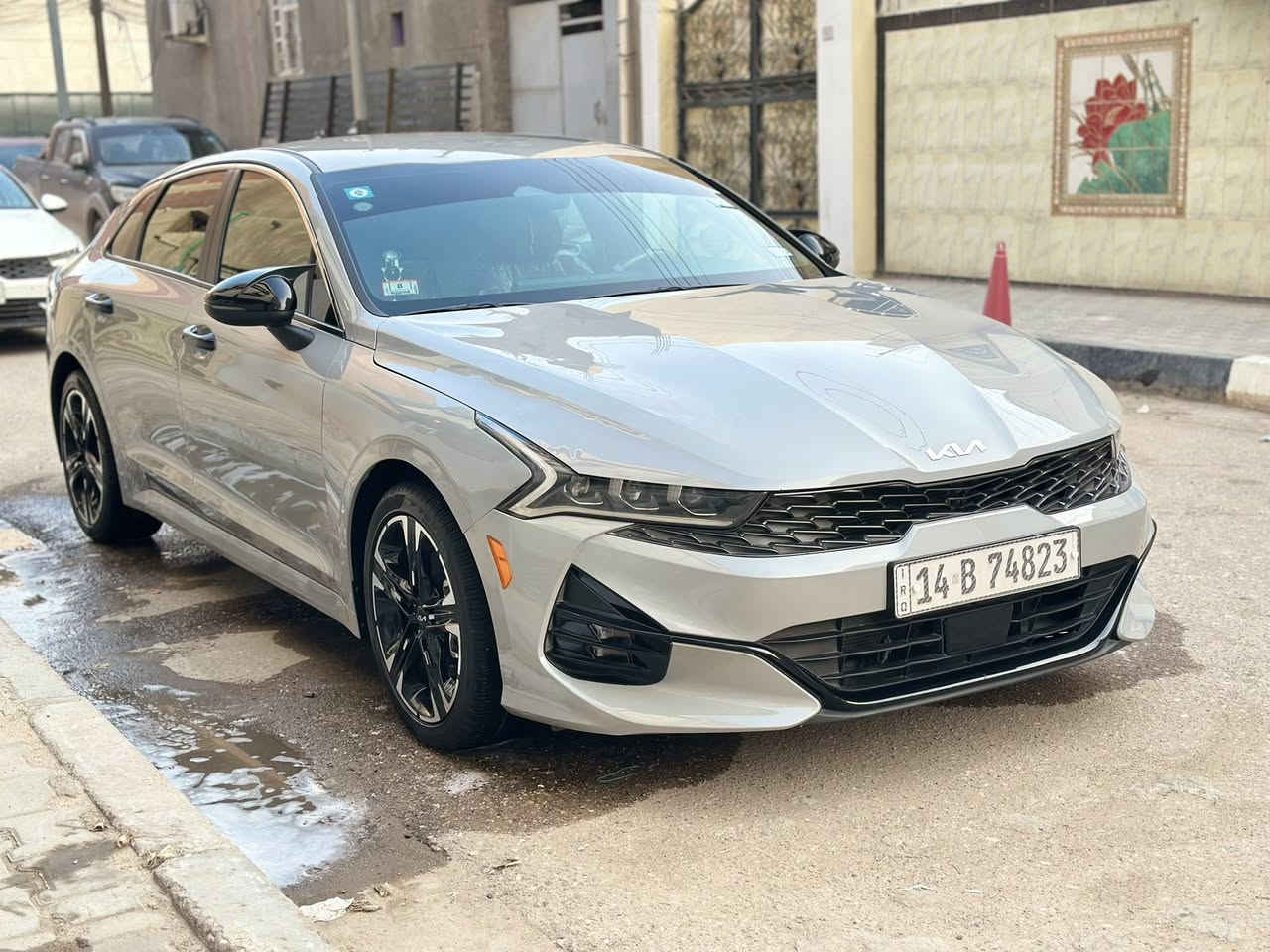 رقمي ***********

للبيع كيا k5
الفئه Gt line
الموديل 2024
لون اسمنتي 
سياره دخول جديد ماشيه 18 الف كامله ومرقمه معوقين
فول مواصفات عدا البانوراما
سياره كلها ليبل واحد

المواصفات
1- بصمة ابواب + بصمة تشغيل
2–مقاعد جلد احمر
3- تدفئة كشنات
4-مختمه شعار الGt line
5-رادار امامي وجانبي وخلفي
6-مقعد كهرباء 
7-هاند بريك بصمة
8-تحديد مسار 
9-شاشه كبيره قياس 10.5
10-شحن هاتف لاسلكي
11-قياده ذاتيه
12-اشاير بالمري
13-مثبت سرعه
14- لد امامي وخلفي
15-نظام قياده كوستم + سبورت + ونرومل + وسمارت
16- تشغيل عن بعد
وباقي المواصفات المعروفه بفئة الGt line
سعرها 195 وبيها مجال
مكان السياره البصره
