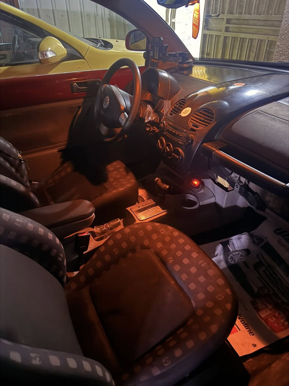 السلام عليكم
بيتل 2012للبيع رقم بغداد جديد

مكفوله من الضربه والصبغ 

كير مكينه جدد

سنويه لل2030

***********
