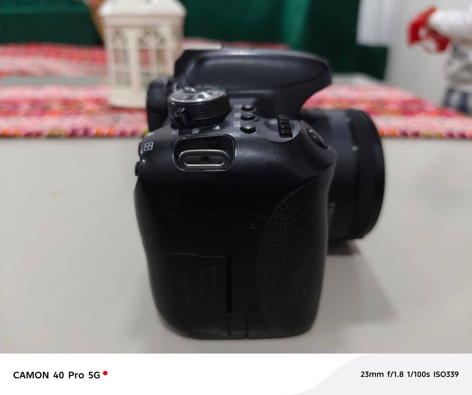 📸 Canon EOS 750D + عدسة 50mm Macro
🔹 24.2 ميجابيكسل (APS-C)
🔹 تصوير فيديو Full HD
🔹 شاشة لمس قابلة للدوران
🔹 19 نقطة تركيز تلقائي
🔹 تصوير متتابع 5 صور بالثانية
🔹 تدعم عدسات Canon EF / EF-S
🔹 تدعم NFC لربط سريع
🔹 نقل سهل للصور أثناء التصوير
🔹 مناسبة للتصوير والربح من السوشيال ميديا والمشاريع
المتوسطة "
🎯 مع عدسة 50mm مايكرو احترافية
✔ ممتازة لتصوير البورتريه
✔ عزل خلفية قوي (بوكيه جميل)
✔ مناسبة لتصوير التفاصيل والمنتجات
📦 الكاميرا كاملة مع جميع الملحقات
( بطارية عدد (٢)  _ حزام _ جنطه) 
بحالة ممتازة جداً
سعر ٤٥٠ الف وفرصة ممتازة وقابلة للتفاوض البسيط.


**إذا كنت صاحب هذا الإعلان وتريد حذفه لأي سبب، رجاءا أرسل رسالة إلى الدعم الفني**