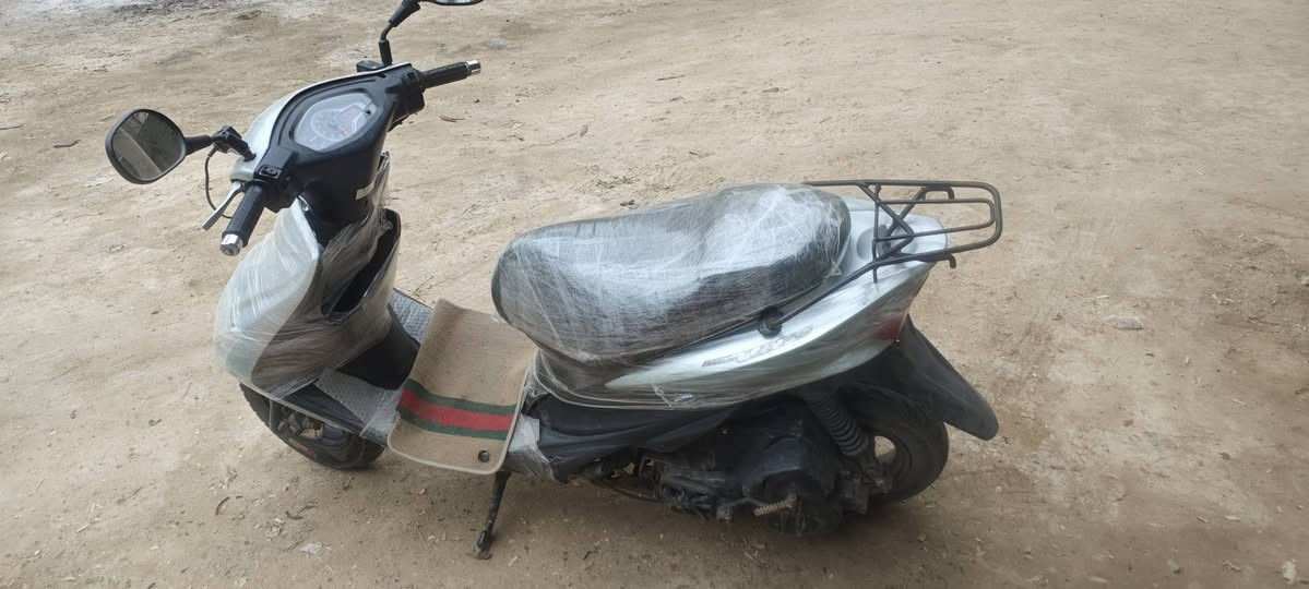 السلام عليكم دراجه ادرس ياباني سرعه 120موديل 2023 للبيع سعر 250 وبيها مجال حك الجيه  عوزها كلج
مكان الخالديه
رقمي للتواصل ***********
