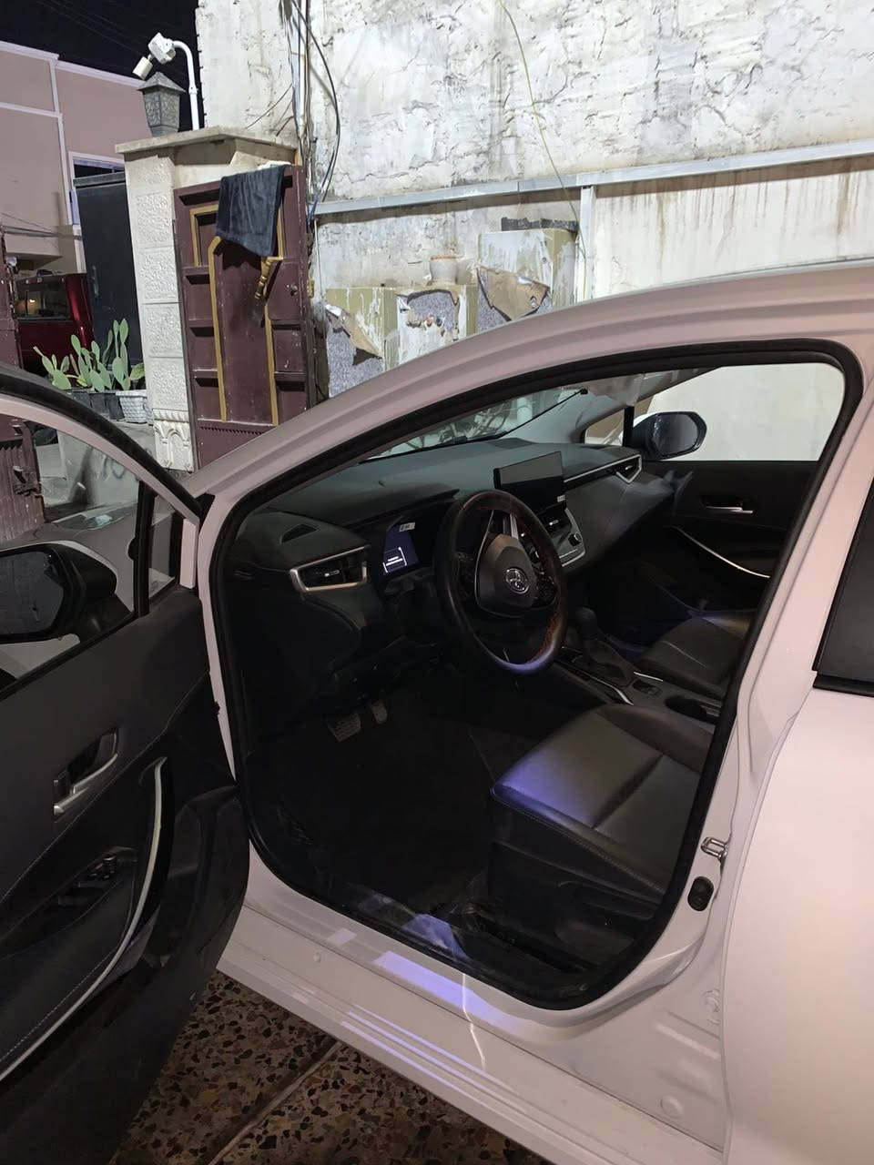 السلام عليكم. كورلا هايبرد ٢٠٢٥ ماشيه٤٧٠٠
رقم بغداد 
***********
