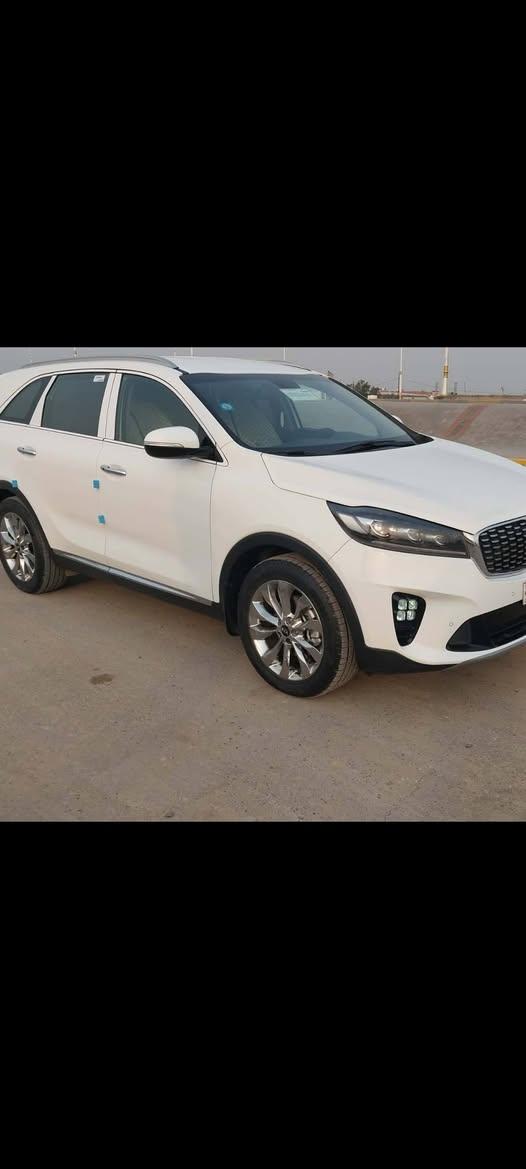 سورنتو 20 خليجي فول مواصفات رقم بغداد بسمي محرك 6 سلندر 7 راكب 3 قطع تبريد مركزي منفصل كامره دواره بصمه 
تحكم بلستيرن مثبت سرعه ويل كروم تخم تاير جديد اشاير بلمري مري شفط يدات نيكل ستيل اصل قبق جنطه كهربائي سياره حلوه وجديده ماشيه 120 بيه بارد قليل داير جاملغ وجوه رقم الخلفي 
سعره 243 وبيه مجال لطيبين. ***********
