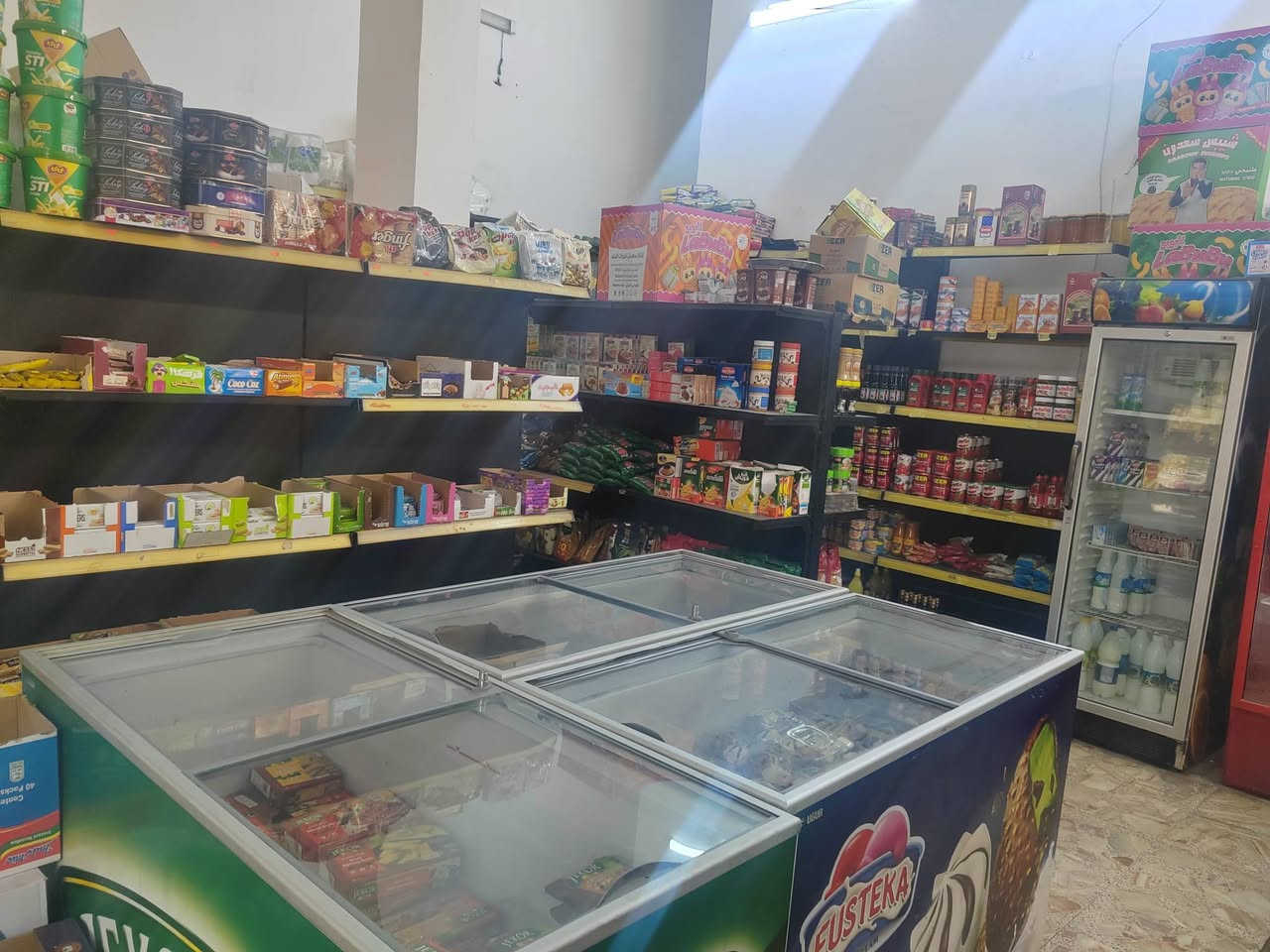 سوبر ماركت للبيع القاهره قريب عل قناة مستعجل عل بيع سبب دوام بيها ١٠ عارضات ثنين شركه وبيها خمس عارضات للشركه الرقم ***********
