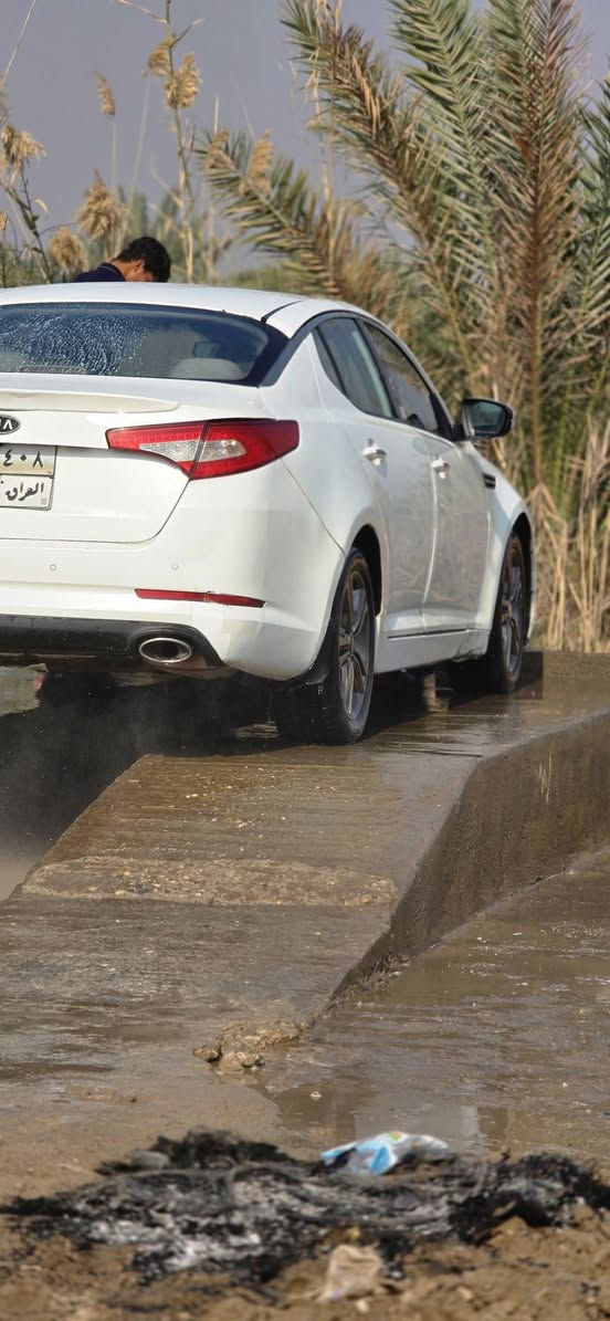 ١٢ خليجي رقم سليمانية فول ما عدا البصمة بيها صبغات بس ابيع صبغ عام حادث صاير بيها بعكس السايق ومصلحه سعرها ٨٥ بيها مجال بسيط مكاني شمال ذي قار 
خابر اذا شراي وبالخدمة 
وهذا رقمي    ***********
