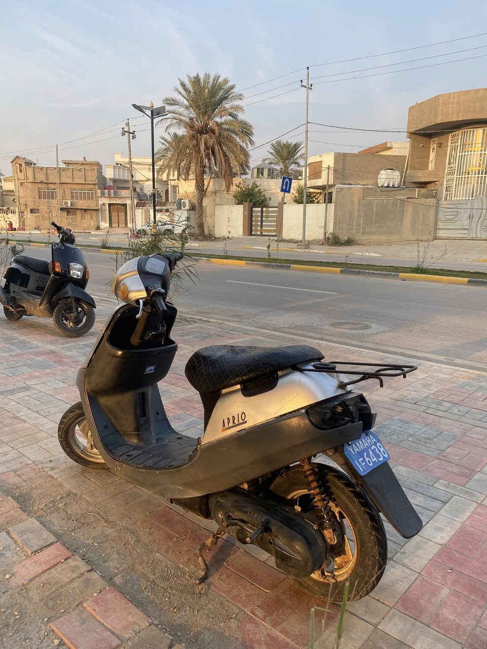 السلام عليكم دراجه مكينه ناعمه شلعه ومعدل شغاله نكره سلف بطه خطين نواقصها بس حاضنه السعر 225 وبيه مجال بسيط للتواصل ***********
