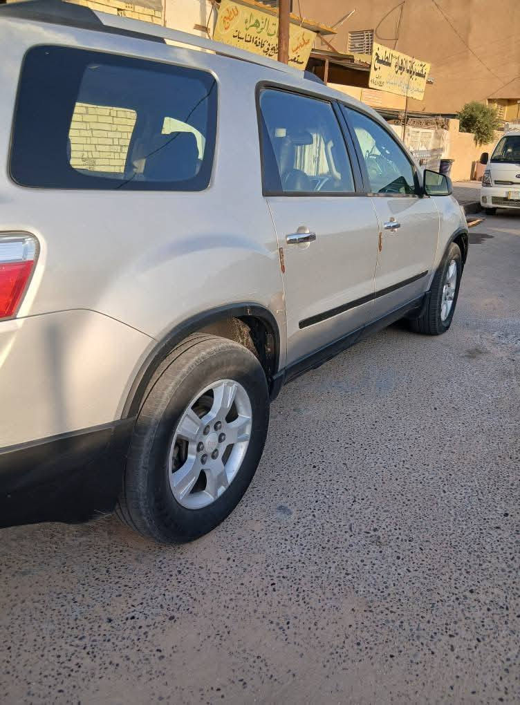 سلام عليكم  جمسي اكاديا 2010رقم بغداد جديد  هزه. جديده   محرك وكير. وكهربائيات  وحداديه  وتبريد  شرط 
دوشمه جديده   كامره خلفيه. سنتر لك   
بيها ملاحضات بسيطه  
شرط تحويل   مكانها بصره سفوان   سعر. 90وبيها  مجال  مراوس. ب. امبالا.  
***********
