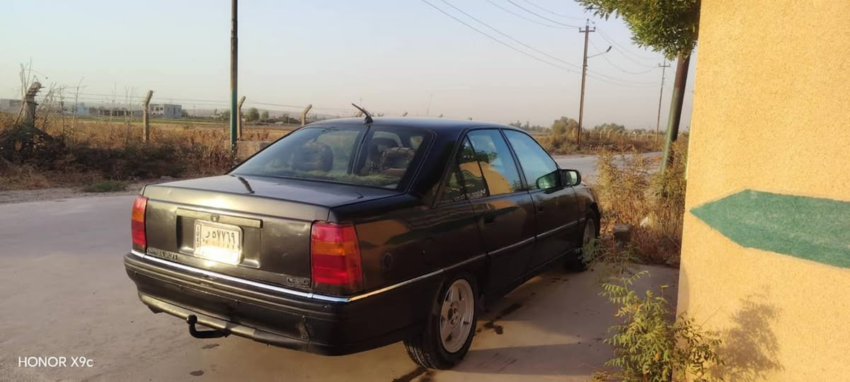 للبيع سيارة اوميكا موديل1993 حجم السياره 20 
كهربائية فول شغال تنته كهربائي كير محرك شرط رقم ألماني سنوي أخضر مكان السيارة موصل السعر 40 بيها مجال بصيط***********
