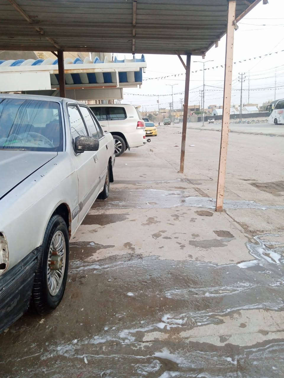 السلام عليكم مازده البيع مديل ٩٣مكينه وكير ونجي السياره جاهزه مكان للناصريه المركز السعر ١٨ ***********
