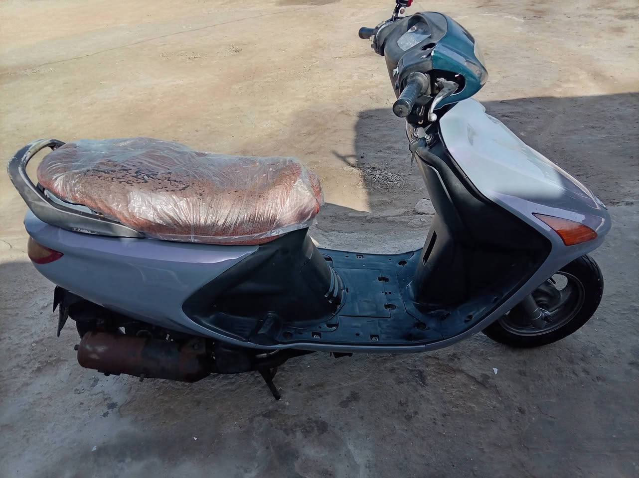 السلام وعليكم دراجه فراشه للبيع
مفتوحه مجفتها صار لها يومين مره وحده مكينته ناعمه وحلوه كهربايات وسلف هندر كلها شغاله الموشراي لا يراسل سعر 450 وبيها مجال مكاني البصره قضاء القرنه
هاذ رقمي راسلني خاص ***********
